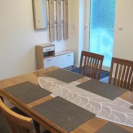 Feworeinel Mit 2 Schlafzimmern Apartment