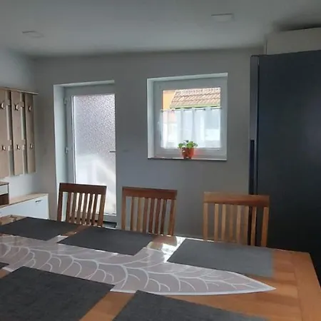 Feworeinel Mit 2 Schlafzimmern Apartment