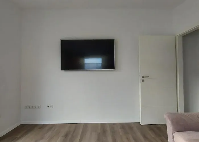 Feworeinel Mit 2 Schlafzimmern ורניגרוד